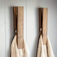 Dekorativer Art Deco Handtuchhalter in Wäscheklammer-Optik aus Holz